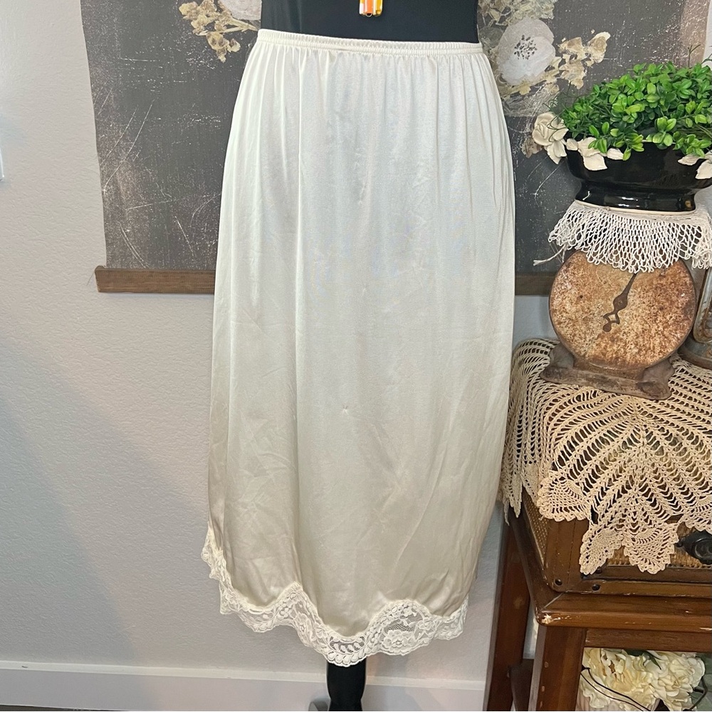 Adonna Vintage Nylon Cream Lace Trim Side Slit Skirt Half Slip Sz SM